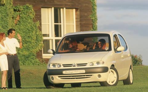 berlingo_bulle_concept_1996_3quartsav_0.jpg